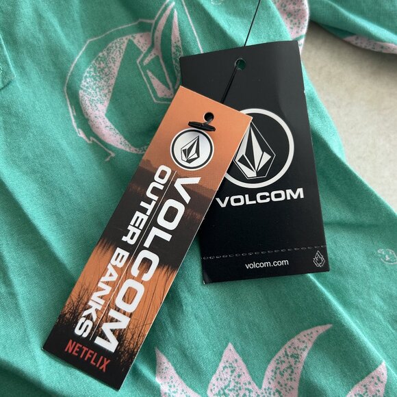 NWT Volcom x OBX Wintergreen Your BF’s Shirt ALT ASO Sarah Cameron - Picture 9 of 13